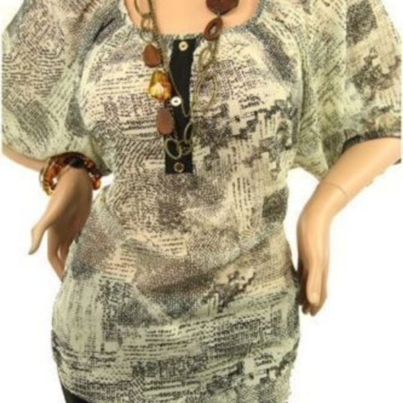 Le Fash NWOT White/Black Abstract Blouse with Embellished Sleeves Size 3X - Picture 4 of 5